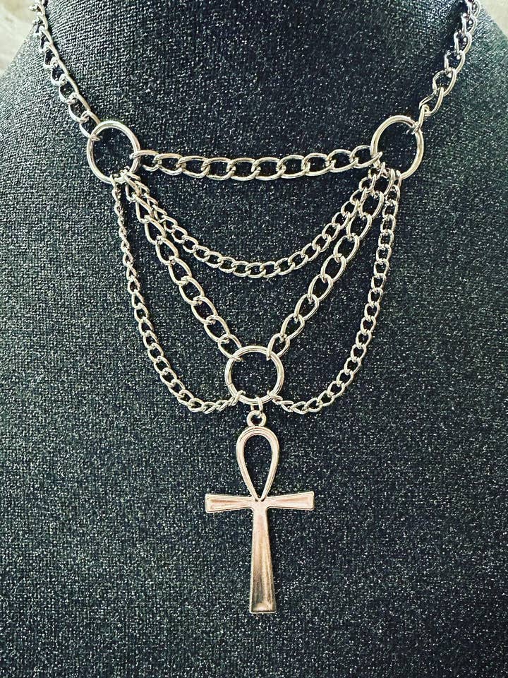 Ras-de-cou mi-long Ankh pour la vente par Ritual Chains
