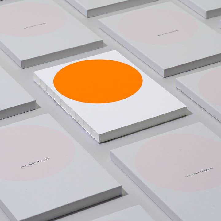 Carnet de croquis Studio pour la vente par CW&T