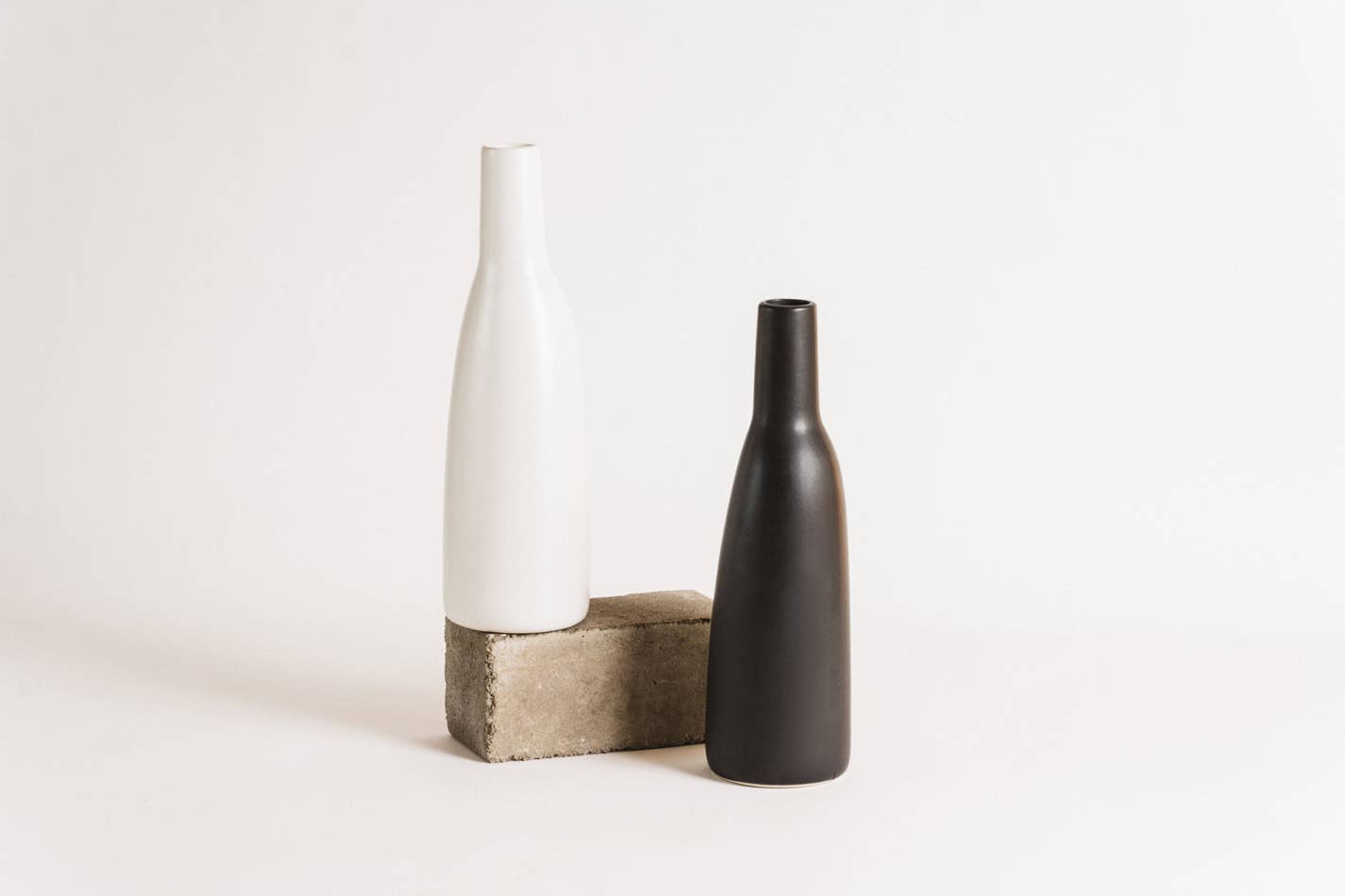 GHARYAN Stoneware & Olive Wood Tableware | Ships from USA - Wholesale Carafe - Handmade Stoneware Carafe & Vase For Flowers | Dadasi 34 oz1