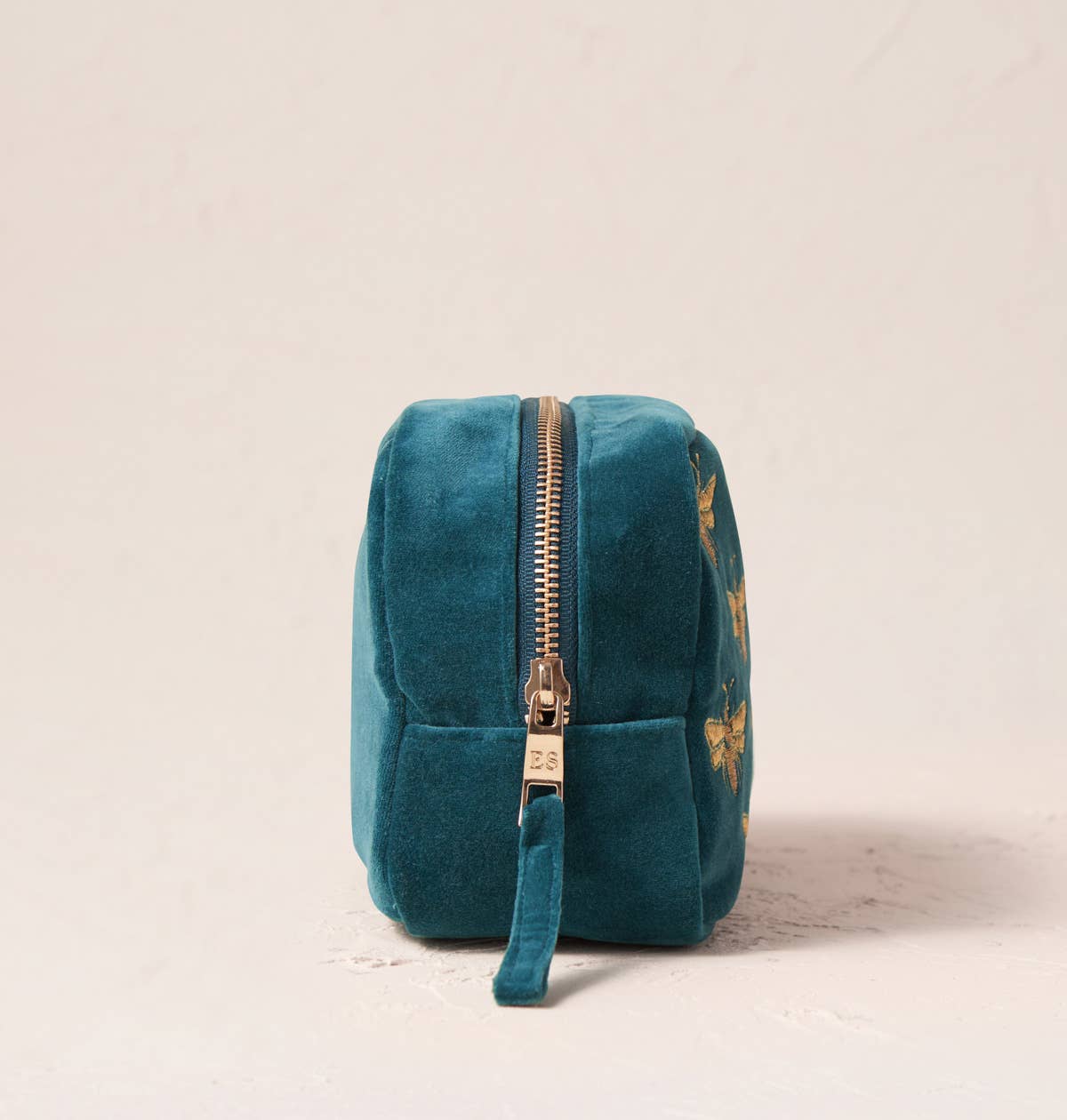 Elizabeth Scarlett Ltd – wholesale Make-up/cosmetic bag – Honey Bee Makeup Bag3