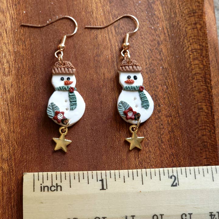 Foxy Method - Wholesale Dangle Earrings - Festive Holiday Gold Star Snowman Clay Earrings5