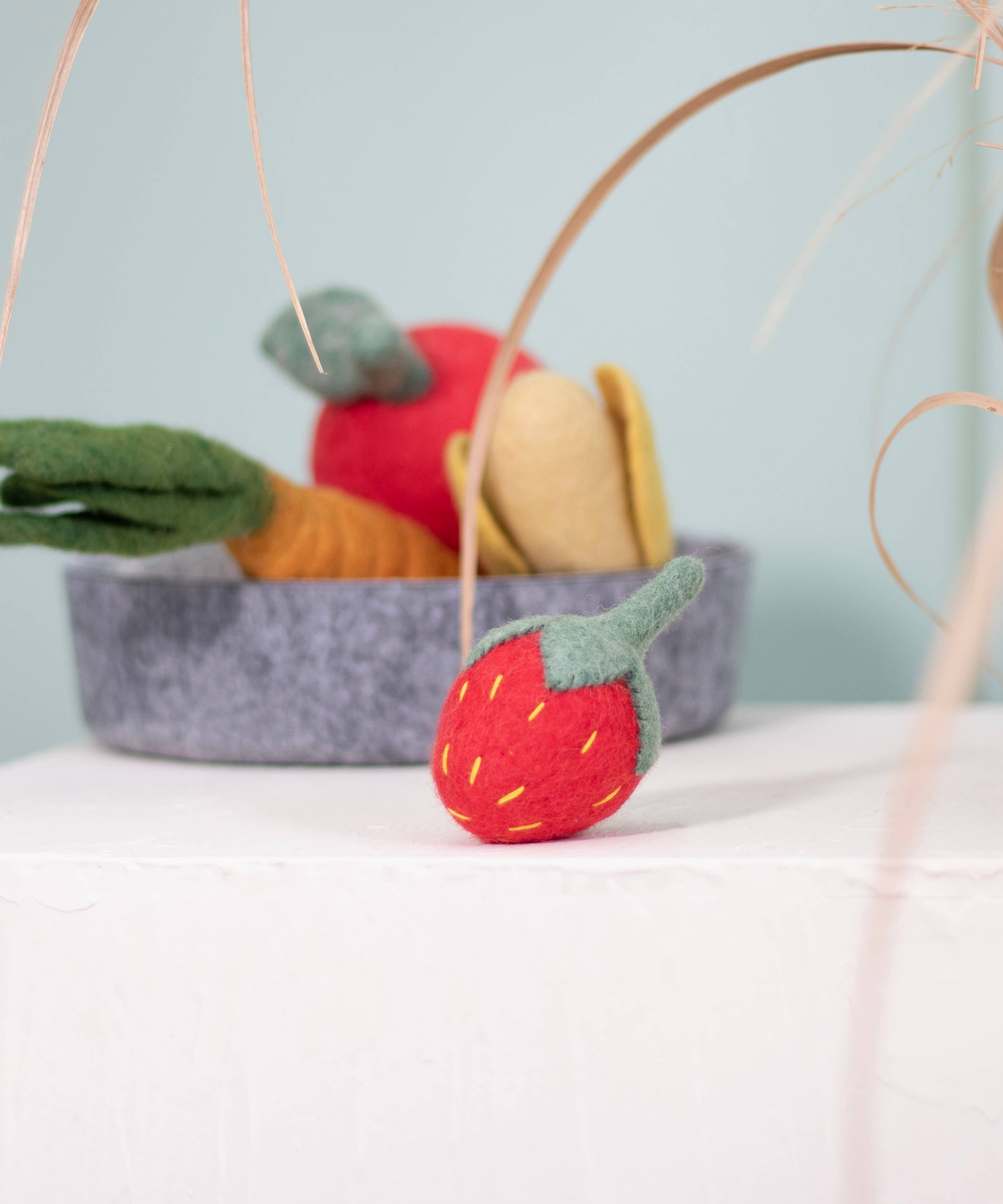 BUDDY. - Wholesale Pet Toy - Dog - BUDDY. Dog toy made of sheep wool "Strawberry"1