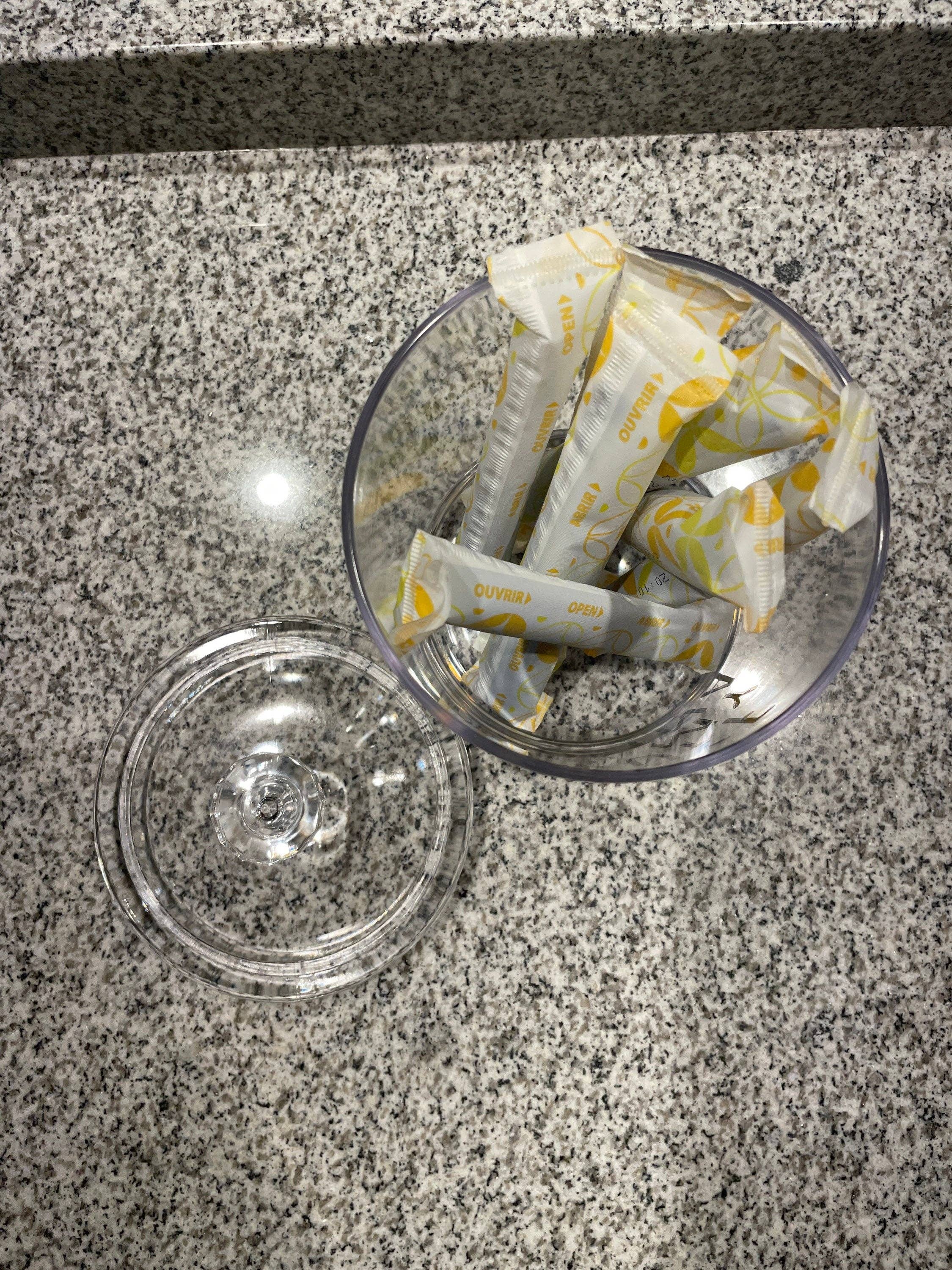 Three Black Cats Inc. – Engroshandel Krukke – Ting til min vagina eller hajuge, 30oz brudsikker akrylbøtte til badeværelset3