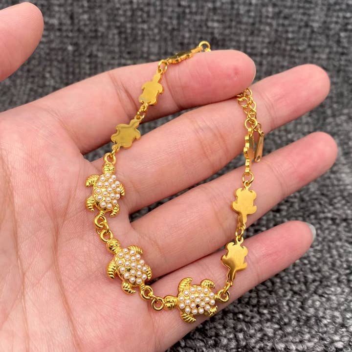 Mio Queena - Wholesale Charm/Dangle Bracelet - Pearl Geometric Charm 18K Gold Plated S.Steel Bracelet - FGS1