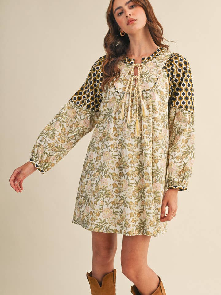 &MERCI - Wholesale Dress - Women's - FLORAL CONTRAST SLEEVE MINI DRESS MDR416915
