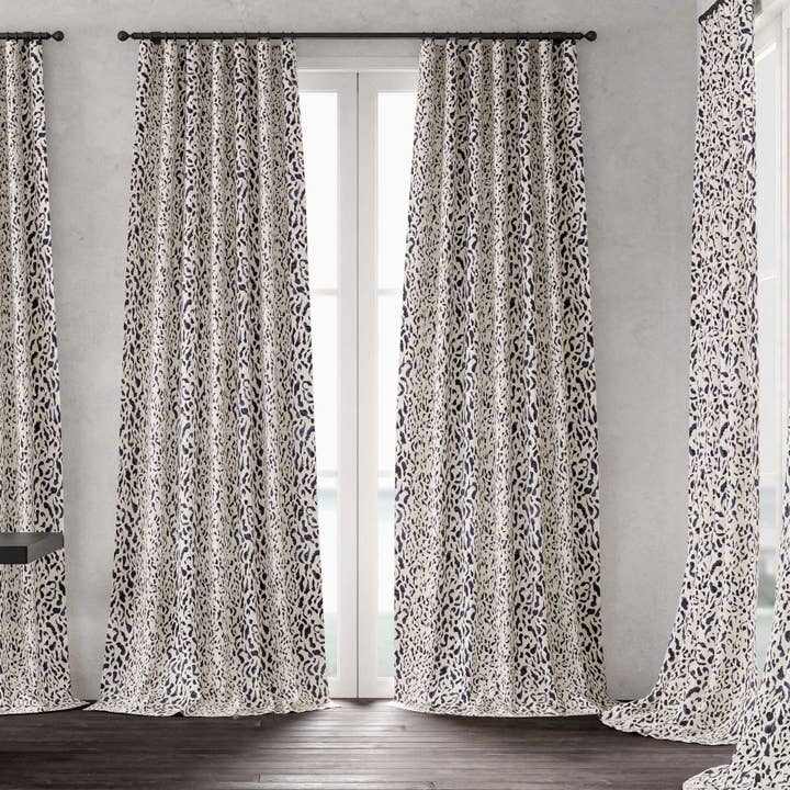 Spectrum Safari Onyx draperipaneler (sæt med to - 52x96) for engroshandel hos Lili Alessandra