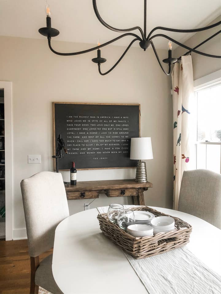 Targa in legno con scritta in inglese «I am the richest man in america» per la vendita all'ingrosso da parte di The Shed Interiors