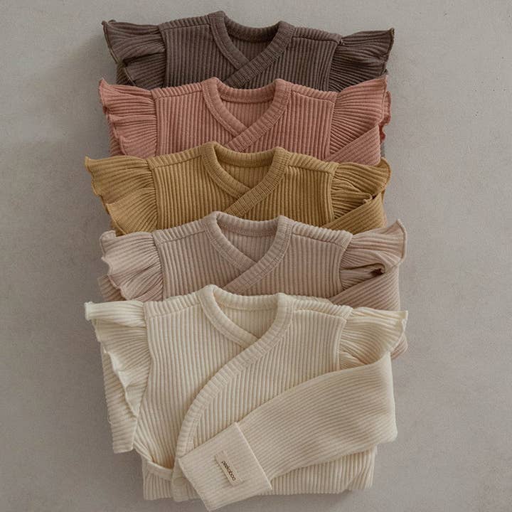 Barboteuse kimono en coton pour nouveau-né pour la vente par peekaboo