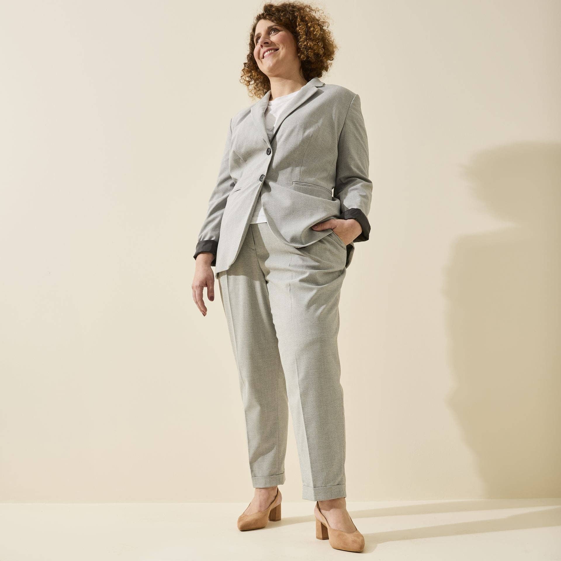 Gabylou - Wholesale Low Heels - Women's - Adjustable wide-fit heeled sandals H - Model Lea18