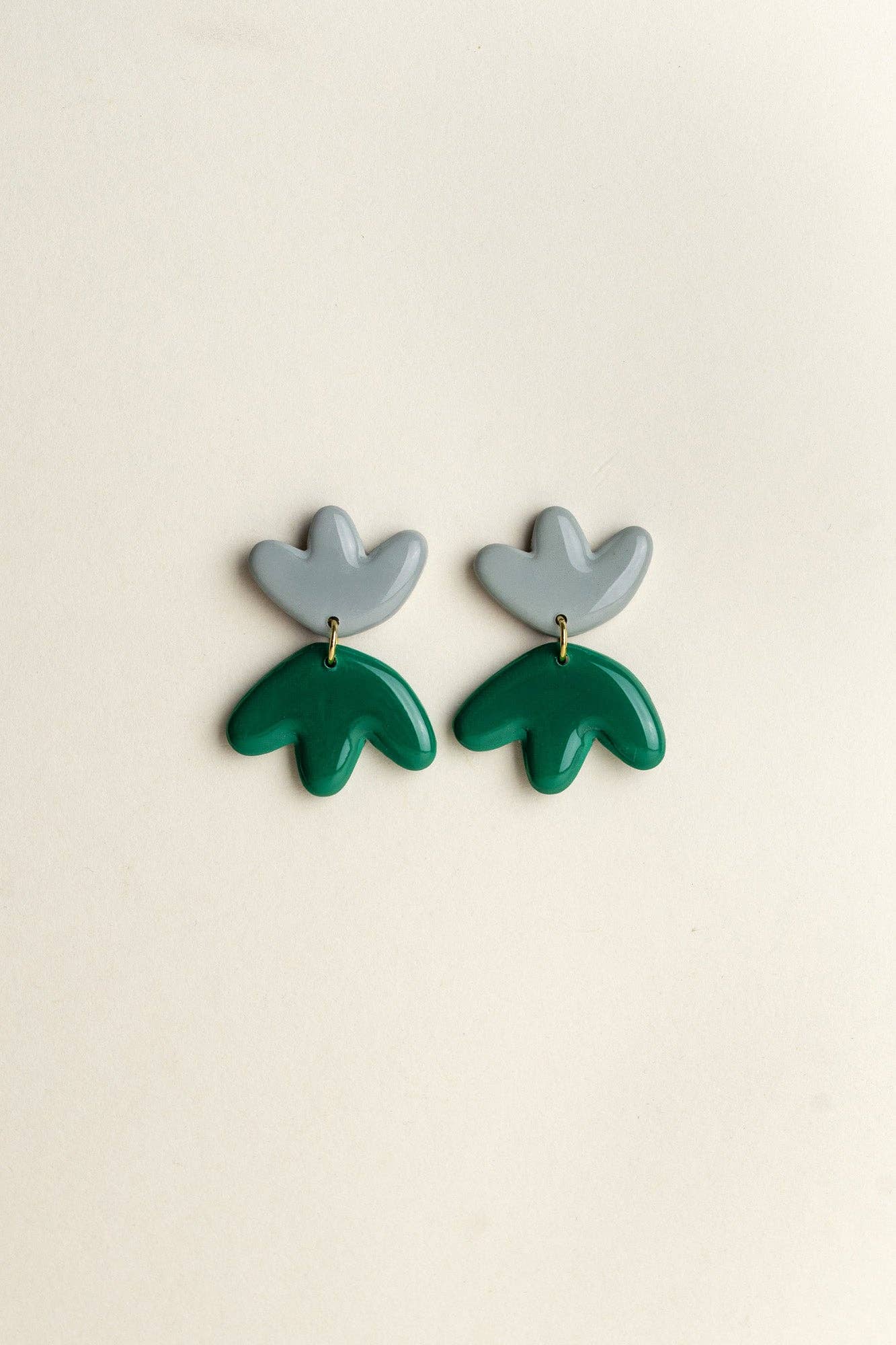 Van Schaaijk Studio – Engroshandel Hængeøreringe og creoløreringe – Øreringe Frances - Hav / Smaragd