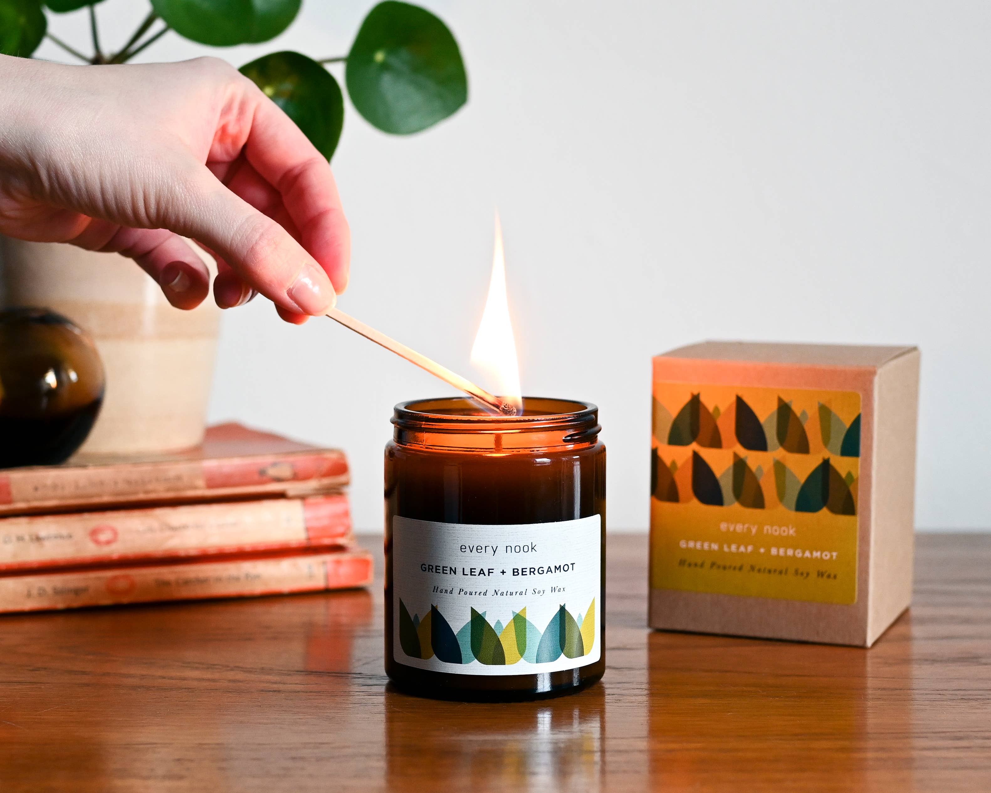 every nook – wholesale Jar/filled candle – every nook medium scented soy candle7