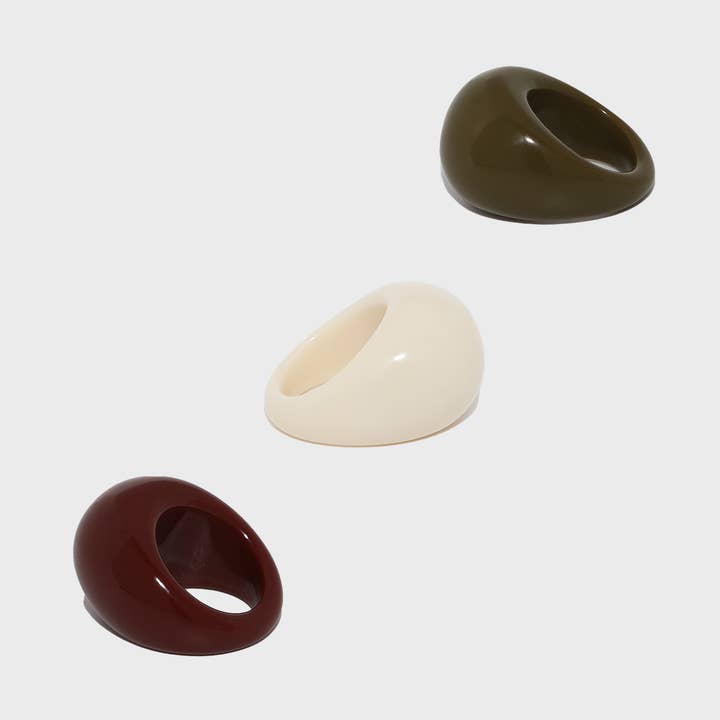 0116 Kuppel-Acrylharz-Ringe (3 Farben) für den Großhandel von Dalbit New York Jewelry