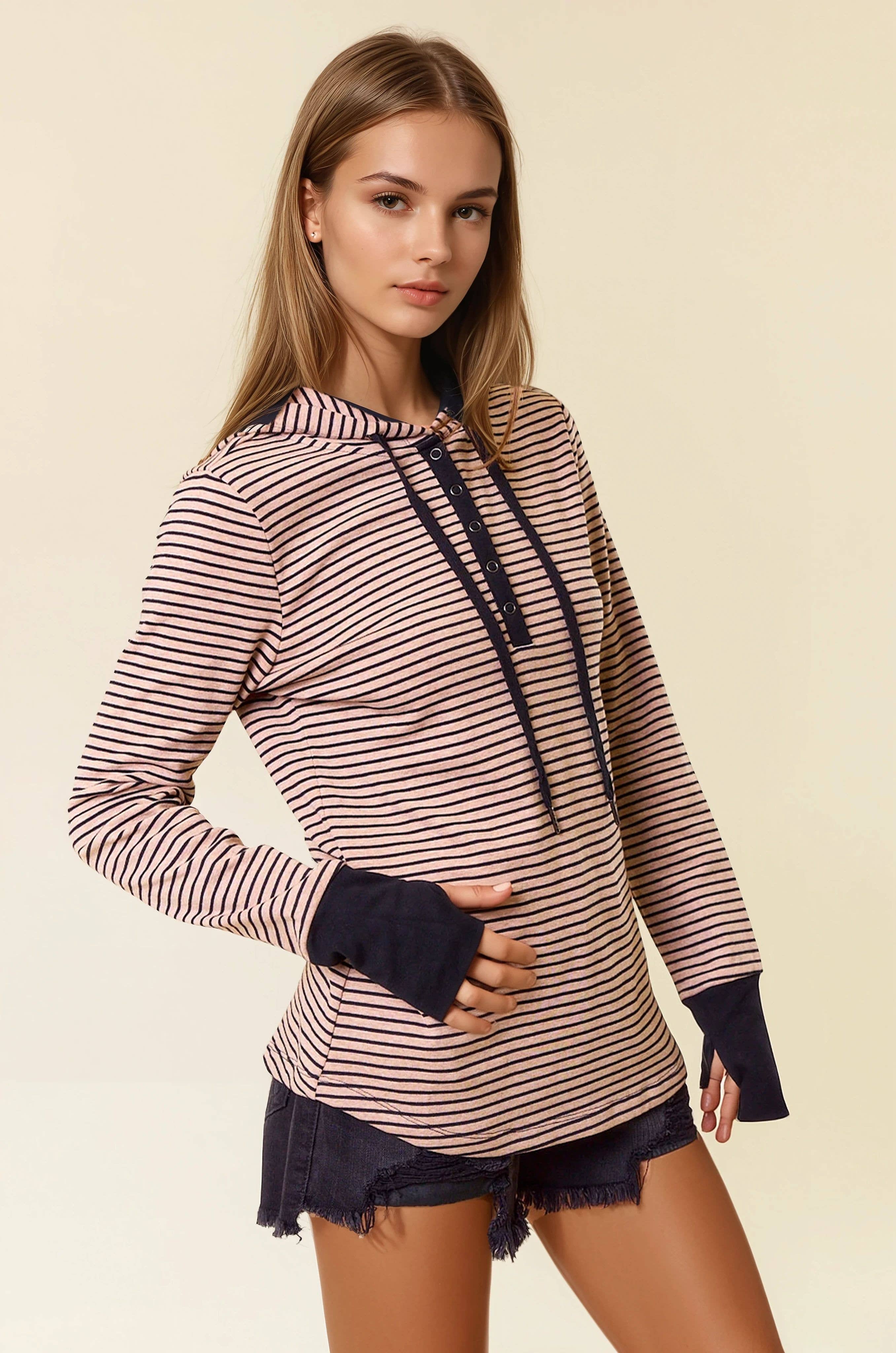 Doe and Rae – Engroshandel Hoodie – Kvinder – HENLEY RIBBET HÆTTE TOP - 43325T17