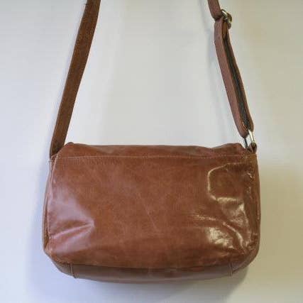 Makers & Providers - Wholesale Crossbody bag – Women's - Bonnie Sling Bag - Antique Tan Leather3
