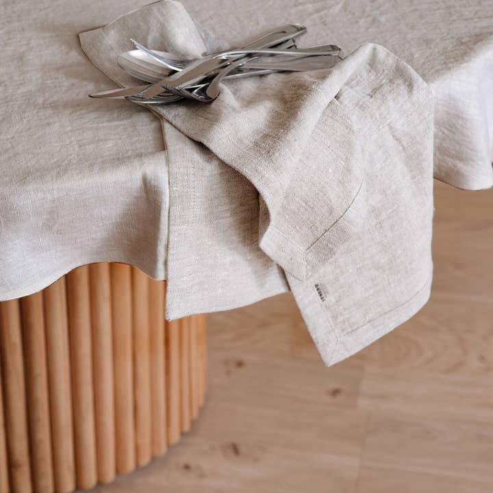 LinenQ - Wholesale Tablecloth - Linen round tablecloth4