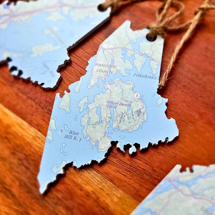 Ornements de carte personnalisés, souvenir de carte personnalisé pour la vente par Gem Lounge Jewelry