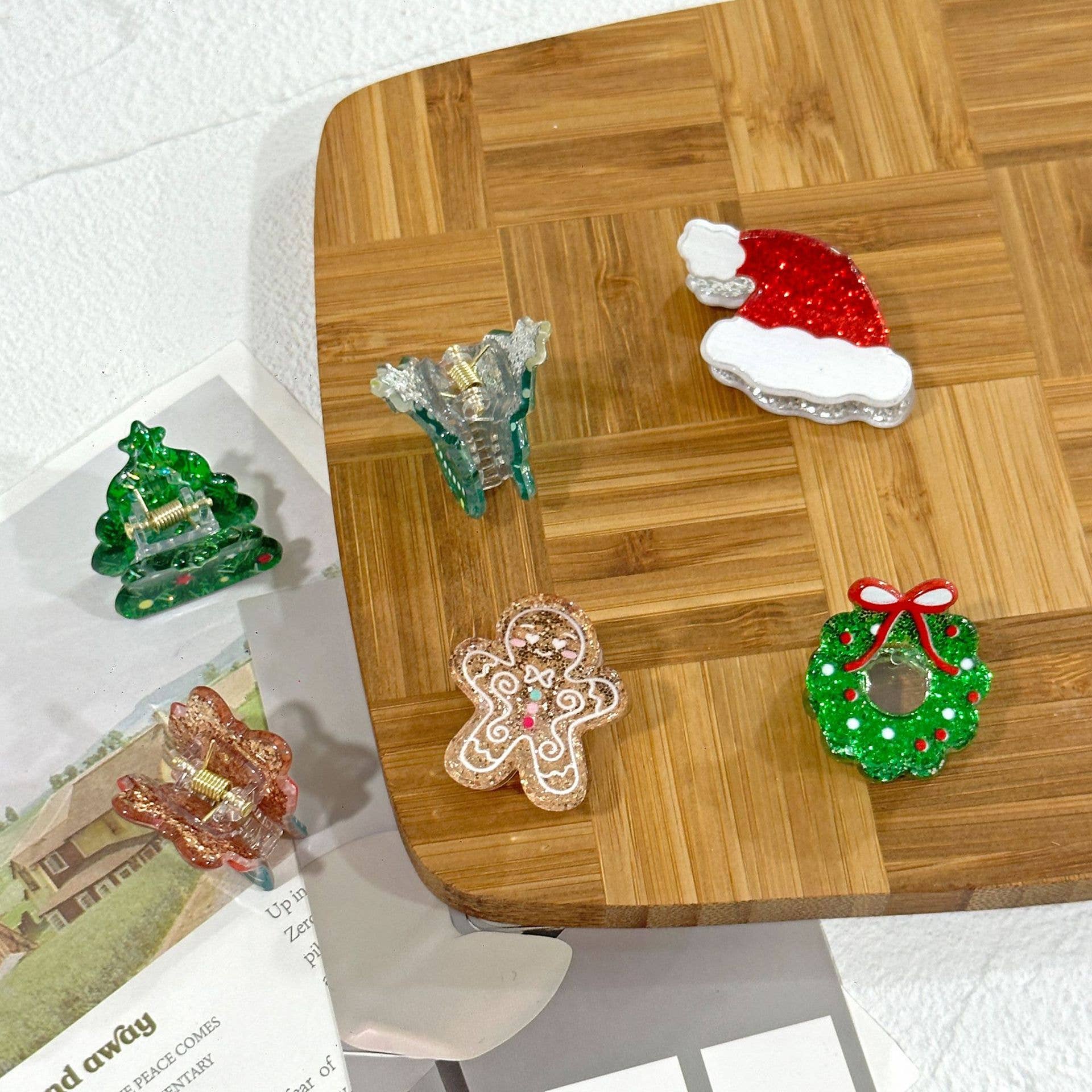 SoapElenGlen – wholesale Hair clip – Women’s – Mini Glitter Christmas Themed  Hair Claw Clips13