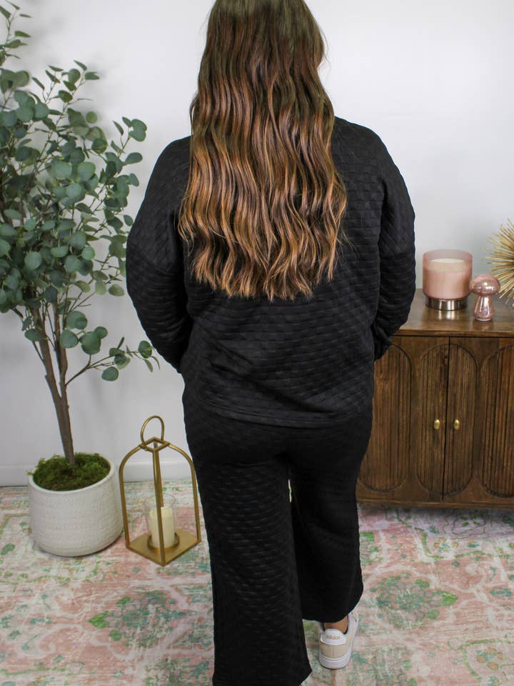 Thomas & Co Wholesale - Wholesale Lounge Set - Women's - Black Checkered Set October.