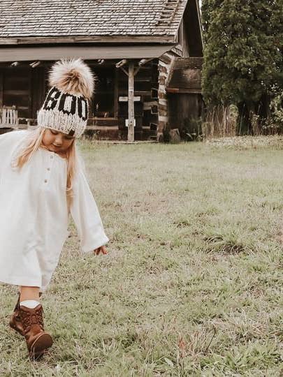 Bonnet Tricoté Halloween, Bonnet Enfant BOO, Bonnet Fantôme BOO Halloween pour la vente par Lakeside Knits co