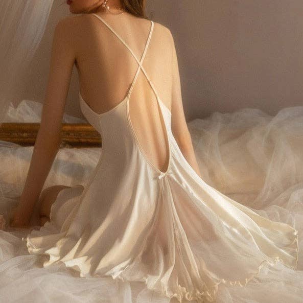 VividLux – wholesale Nattlinne - Dam – Lucindas sexiga silkeslena nattklänning3