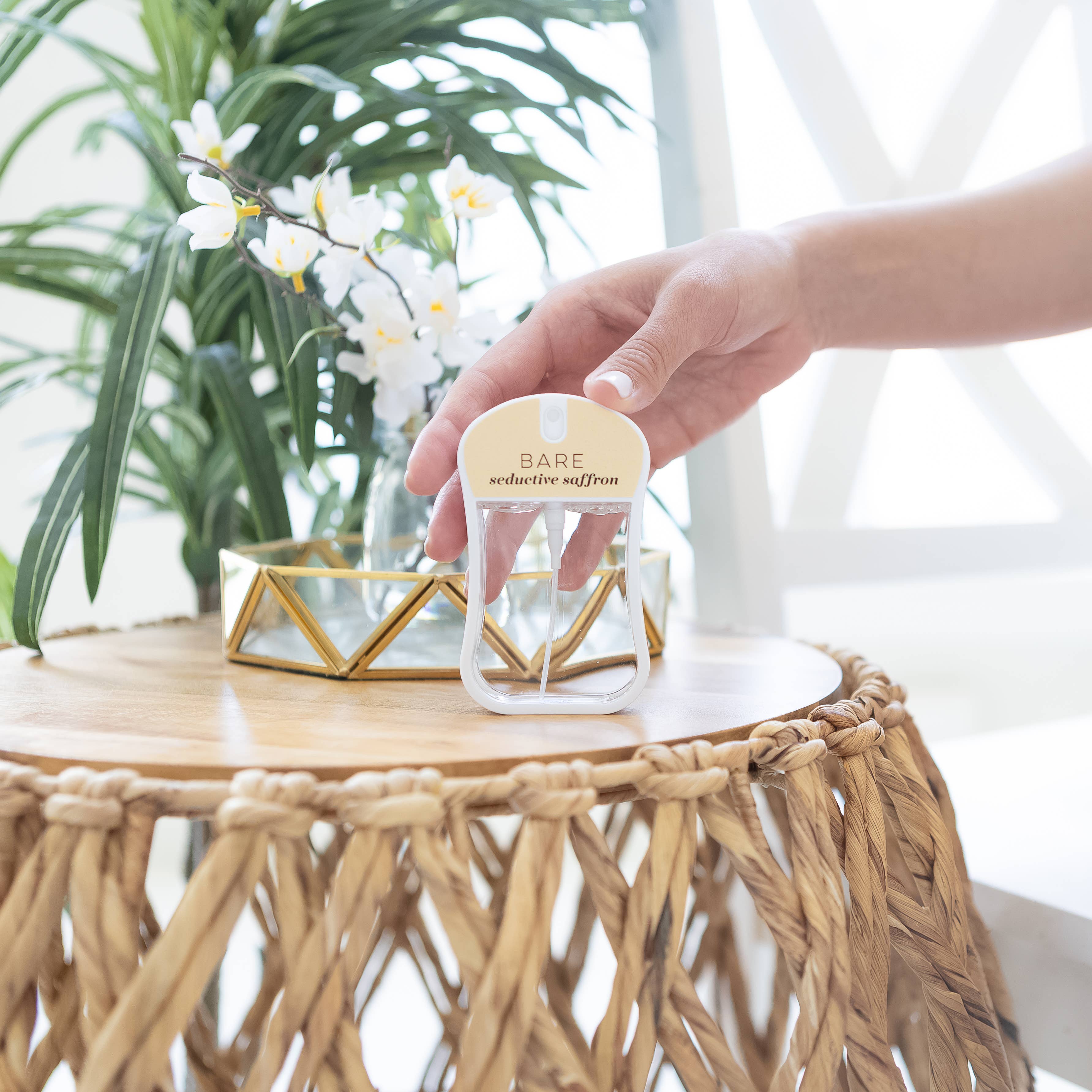 Mixologie - Wholesale Face & Body Mist/Water - Bare (seductive saffron) | Moisturizing Body Mist (35 mL)3