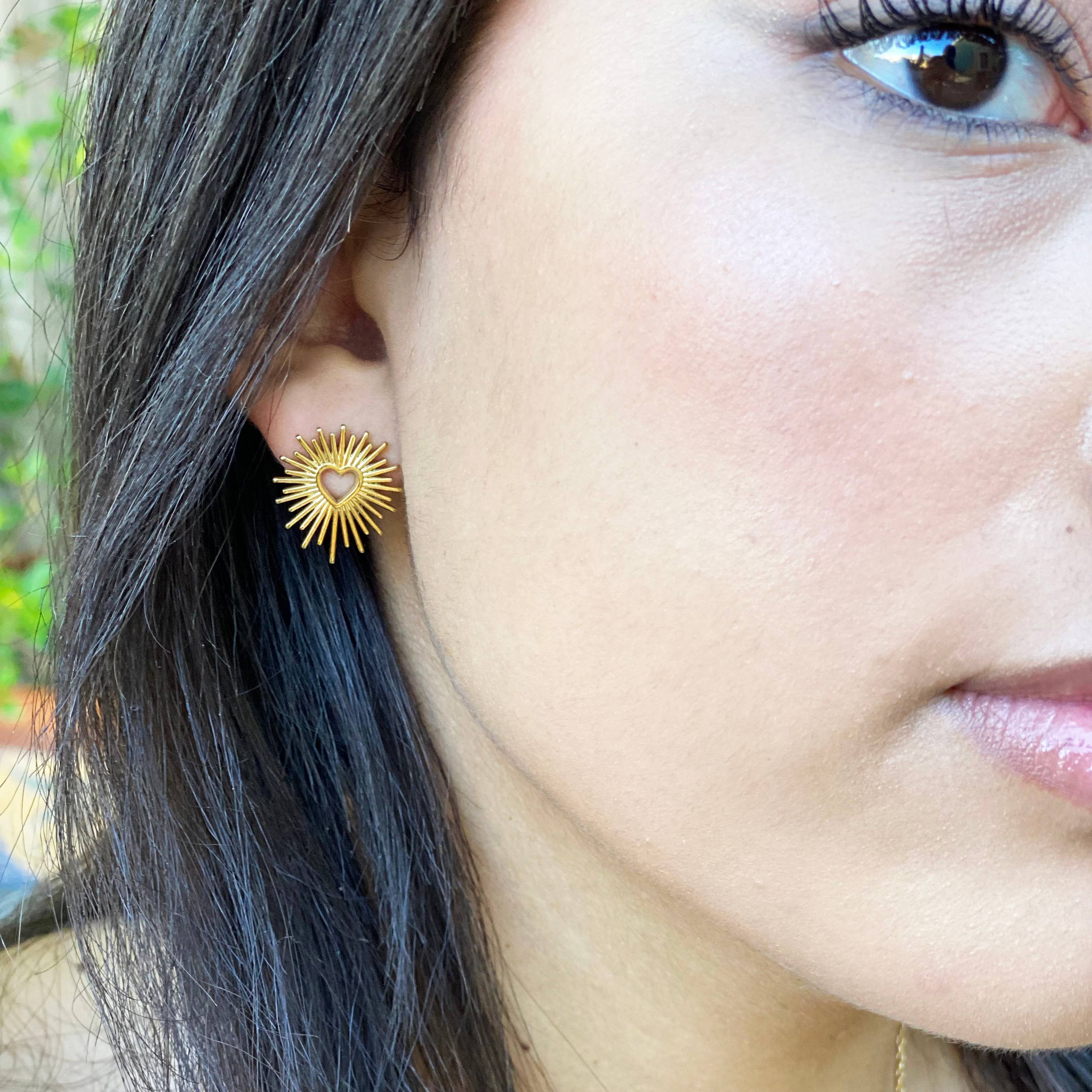 Mind's Eye Design - Vendita all'ingrosso Orecchini a bottone - Orecchini a perno con cuore aperto4