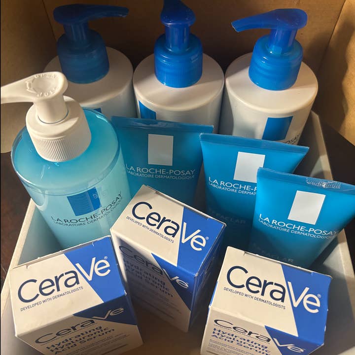 Lote sortido de produtos premium para cuidados da pele (10 peças) por atacado de Kitty and Co./Make Up Store Near Me