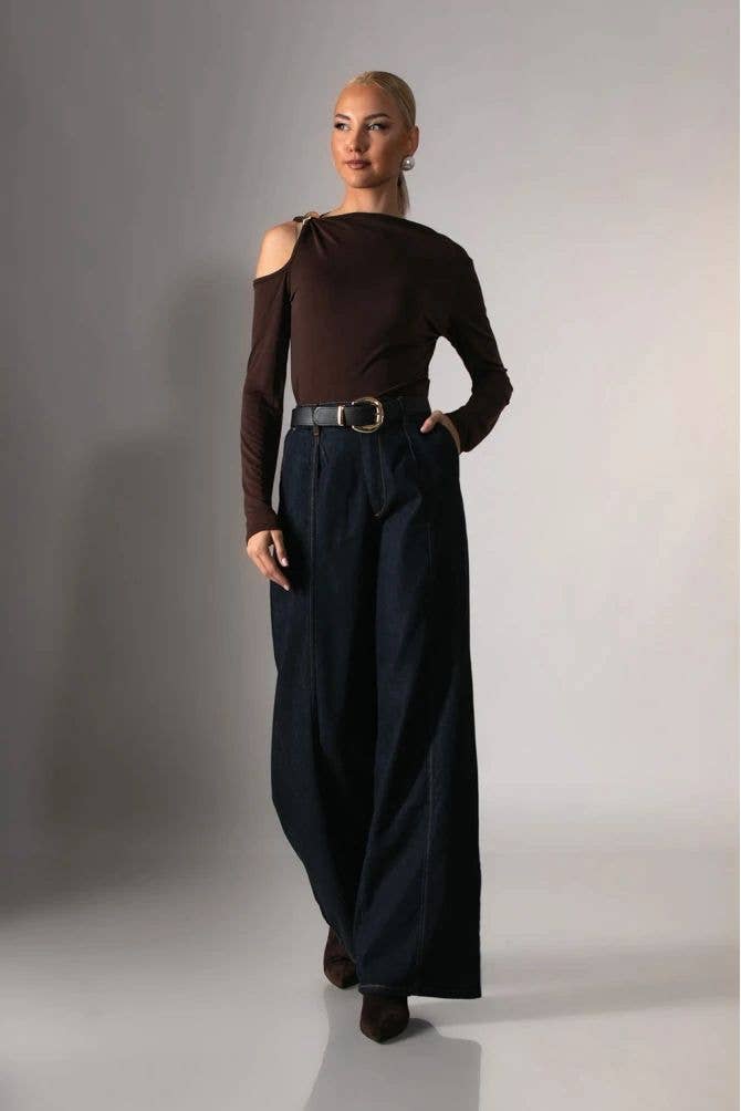 LORIANE - Wholesale T-Shirt - Women's - T10363 Asymmetric solid top with a brooch5