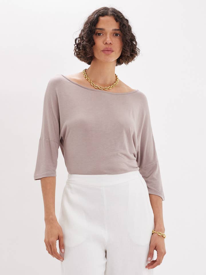 Camiseta Ottavia Tres Cuartos con Mangas de Murciélago - Mocha para venta al por mayor de Amelius