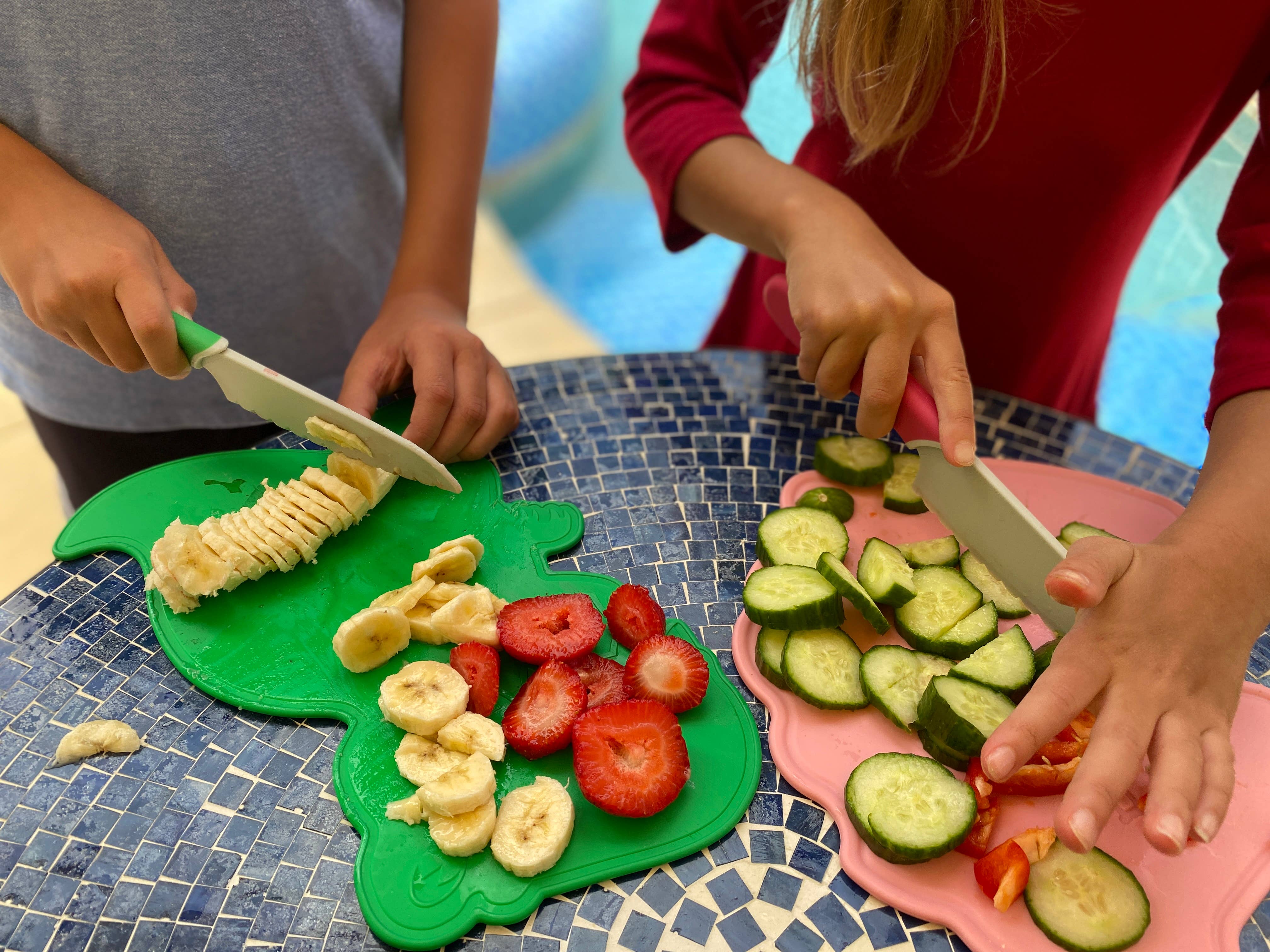 Handstand Kitchen - Wholesale Knife Set - Dinosaur Cutting Board and Kid-Safe Knife Set6
