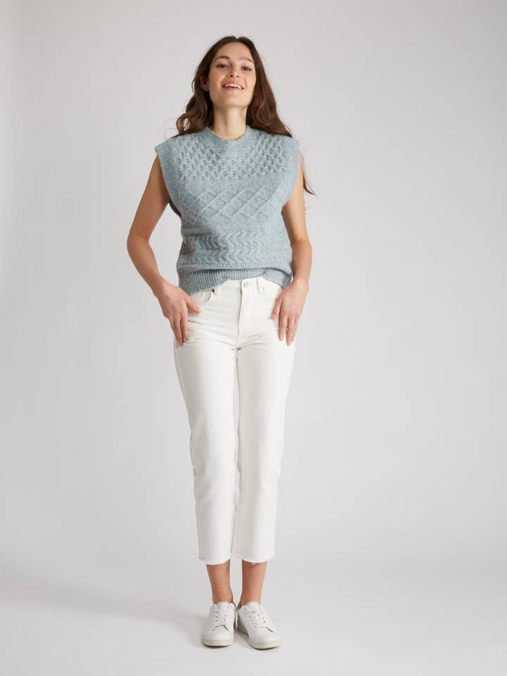 DOMINO - Gevlochten vest zonder mouwen voor wholesale door Andy & Lucy