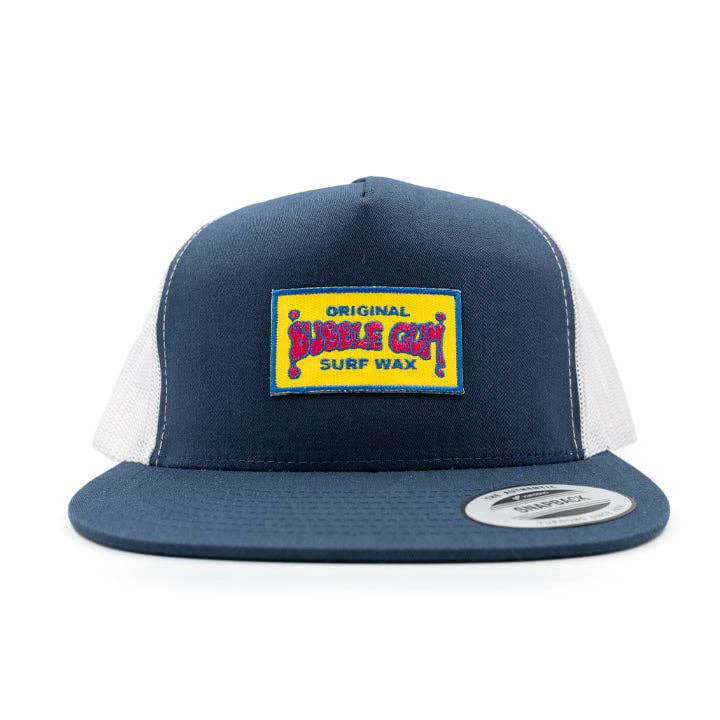 Casquette Trucker Rétro Patch Vintage Bleu Marine & Blanc pour la vente par Bubble Gum Surf Wax