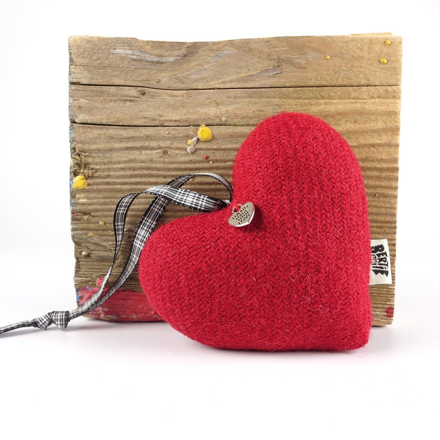 Bertie Girl – wholesale Ornament – Muckle Heart - Pillar Box Red1