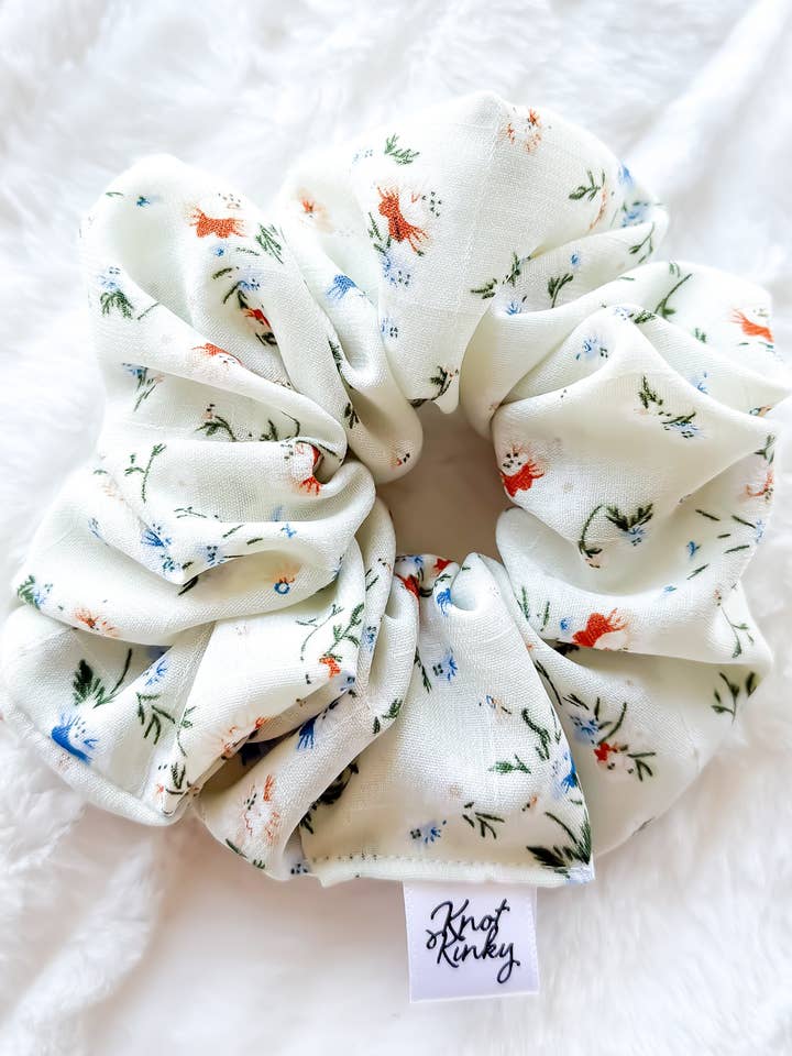 Dimhöljda ängar🩵 för wholesale av Knot Kinky HairTies