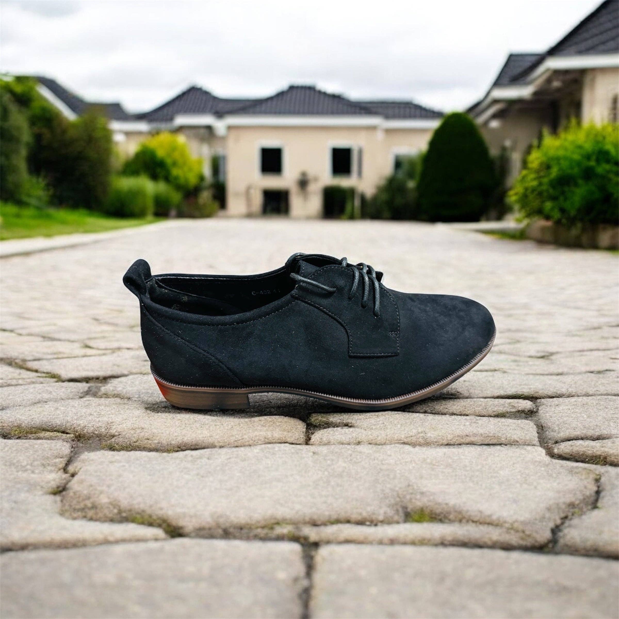 Bellucci women's lace-up shoes in black Manufacturer number: C-402 (Last pieces) for wholesale on Faire1