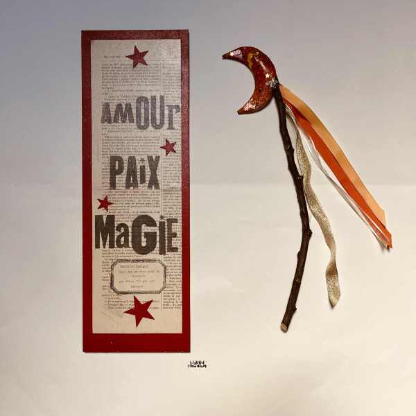 Älva nr 9876. Trollstav Månorange & Stjärnor guld för wholesale av La fabrique de MOTS MAGIQUES