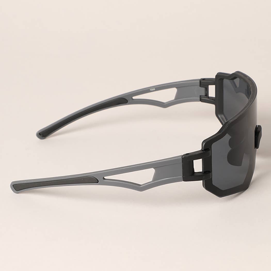 12 BLANDADE FÄRG Ljusfärgad ram tonade linser Sport solglasögon för wholesale på Faire7