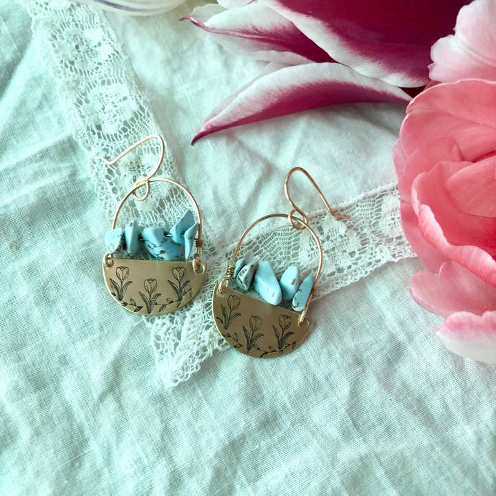 Rising Dawn Boutique – wholesale Dangle earrings – Brass stamped tulips and stone earrings2