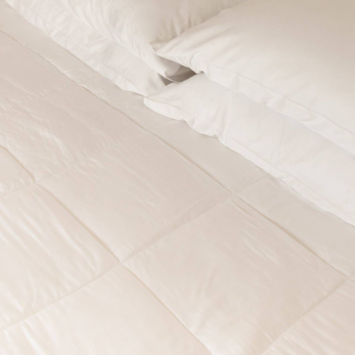 Aeptom - Wholesale Down Comforter - Organic Bamboo Sateen Comforter4