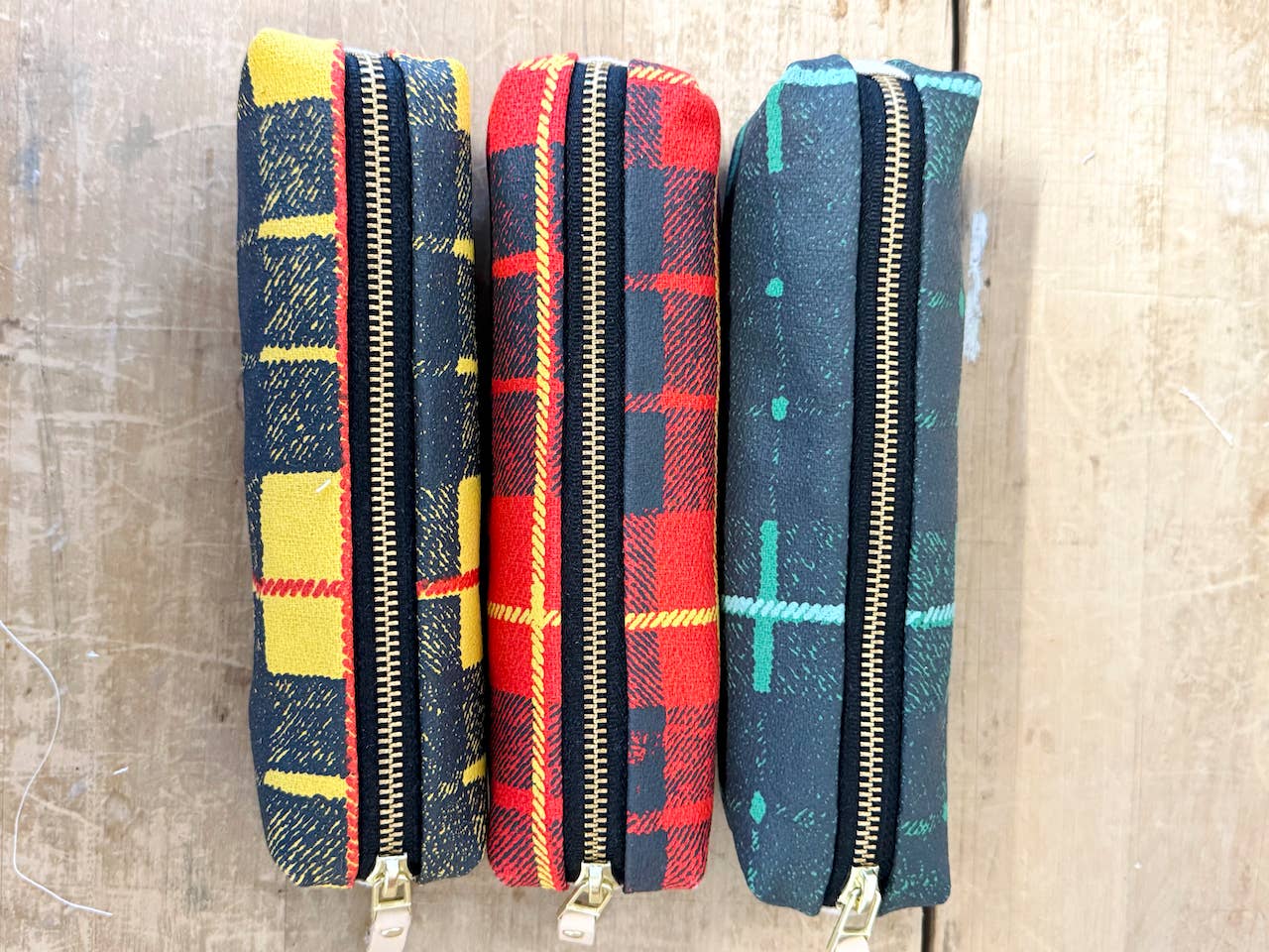 Erin Flett - Wholesale Pencil Case/Pouch - Tartan Plaid Round Pencil6