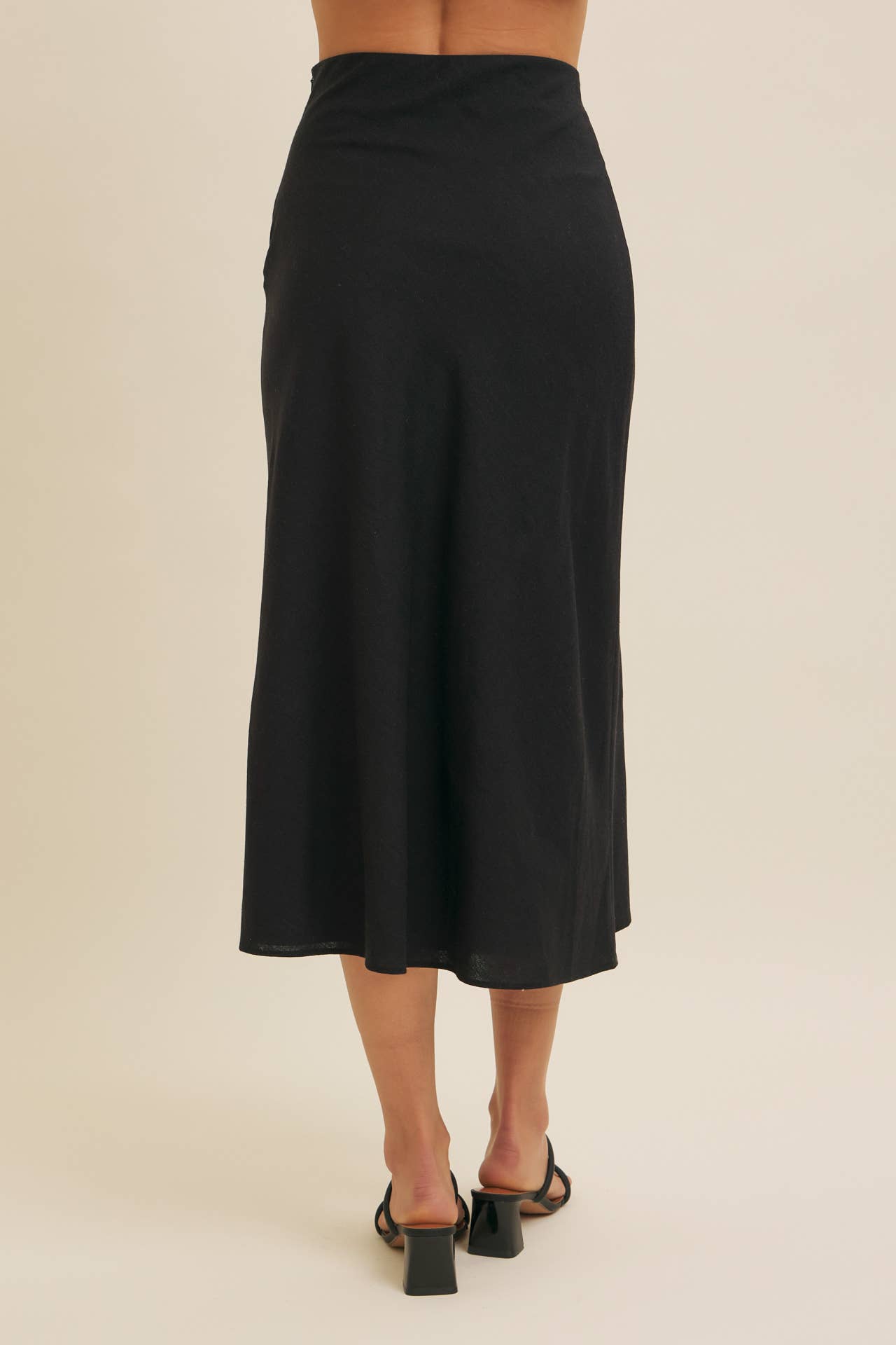 in february - Wholesale Skirt - Women's - VISCOSE LINEN BLEND BIAS CUT MAXI SKIRT WITH LINING21