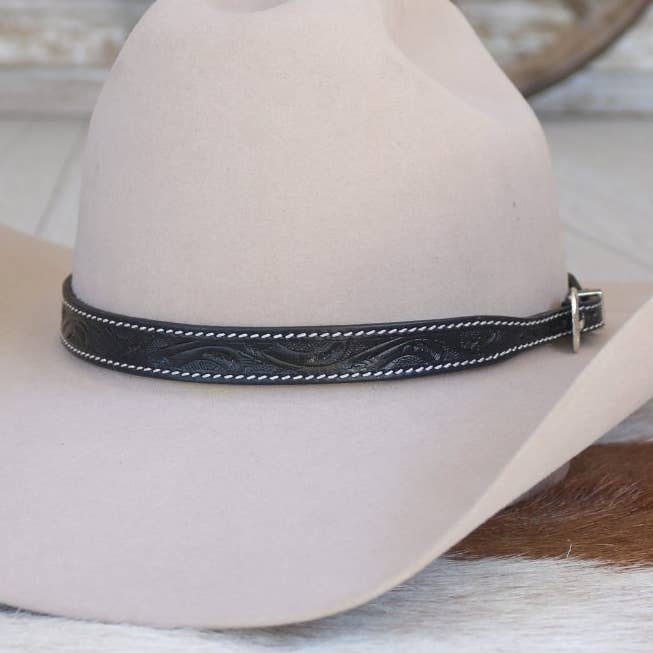 Bandeau de chapeau en cuir noir orné avec boucle pour la vente par Willow Lane Hat Co.