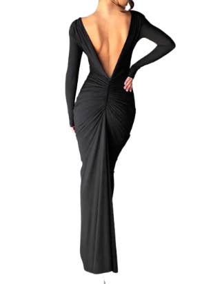 Abito Sadya con scollo profondo a ruche per la vendita all'ingrosso da parte di Fashions Blvd