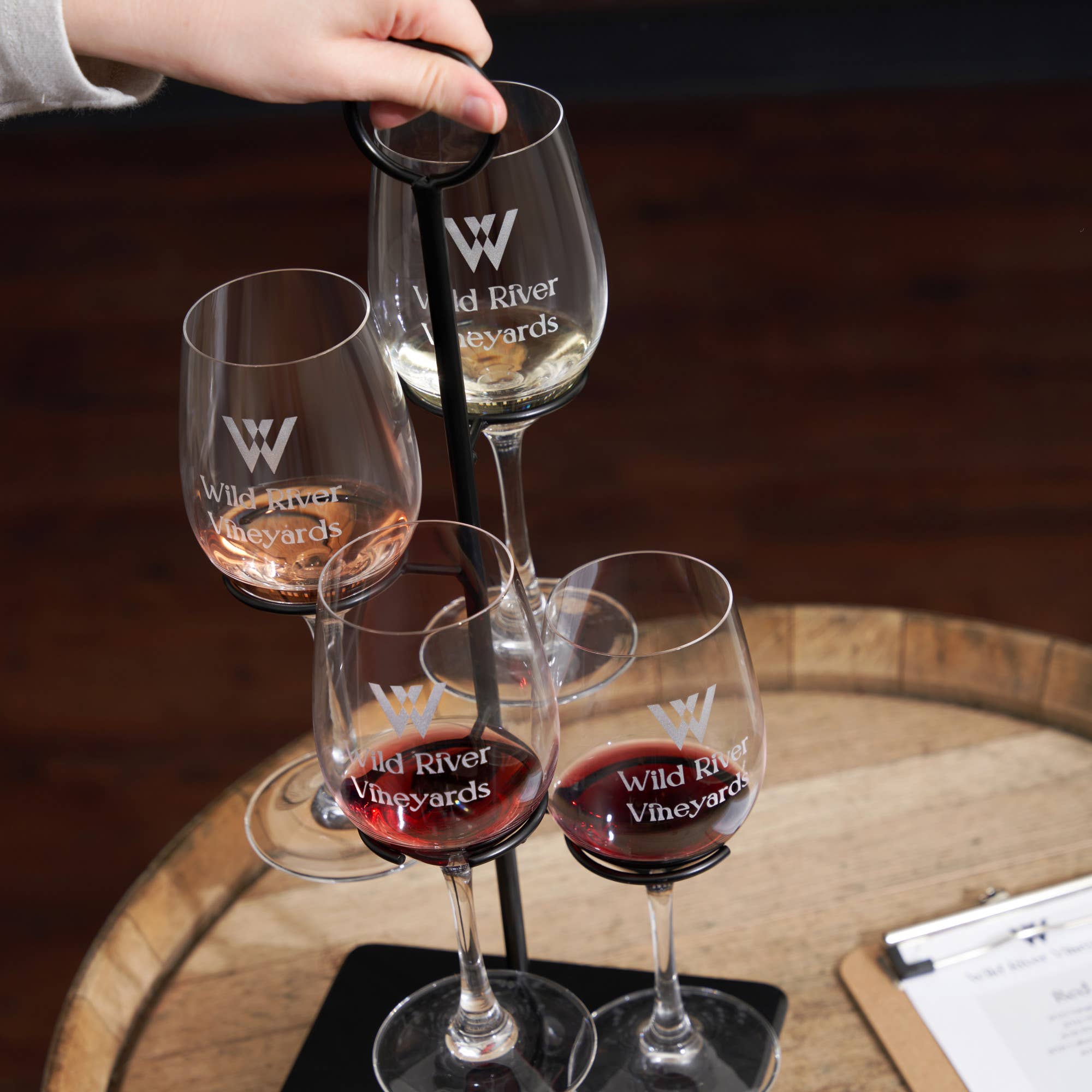 TRUE - Wholesale Beer/Wine Caddy - Hover Black Iron 4 Glass Vertical Wine Tasting Flight3