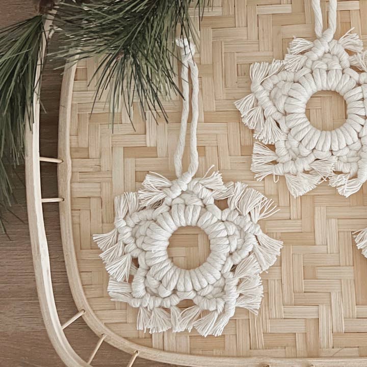 Décoration de Noël en macramé | Star Ornament pour la vente par Knot and Olive