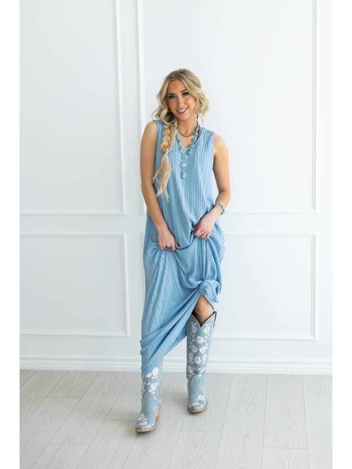 Andrée by Unit - Wholesale Dress - Women's - Textured Pleated Maxi Dress