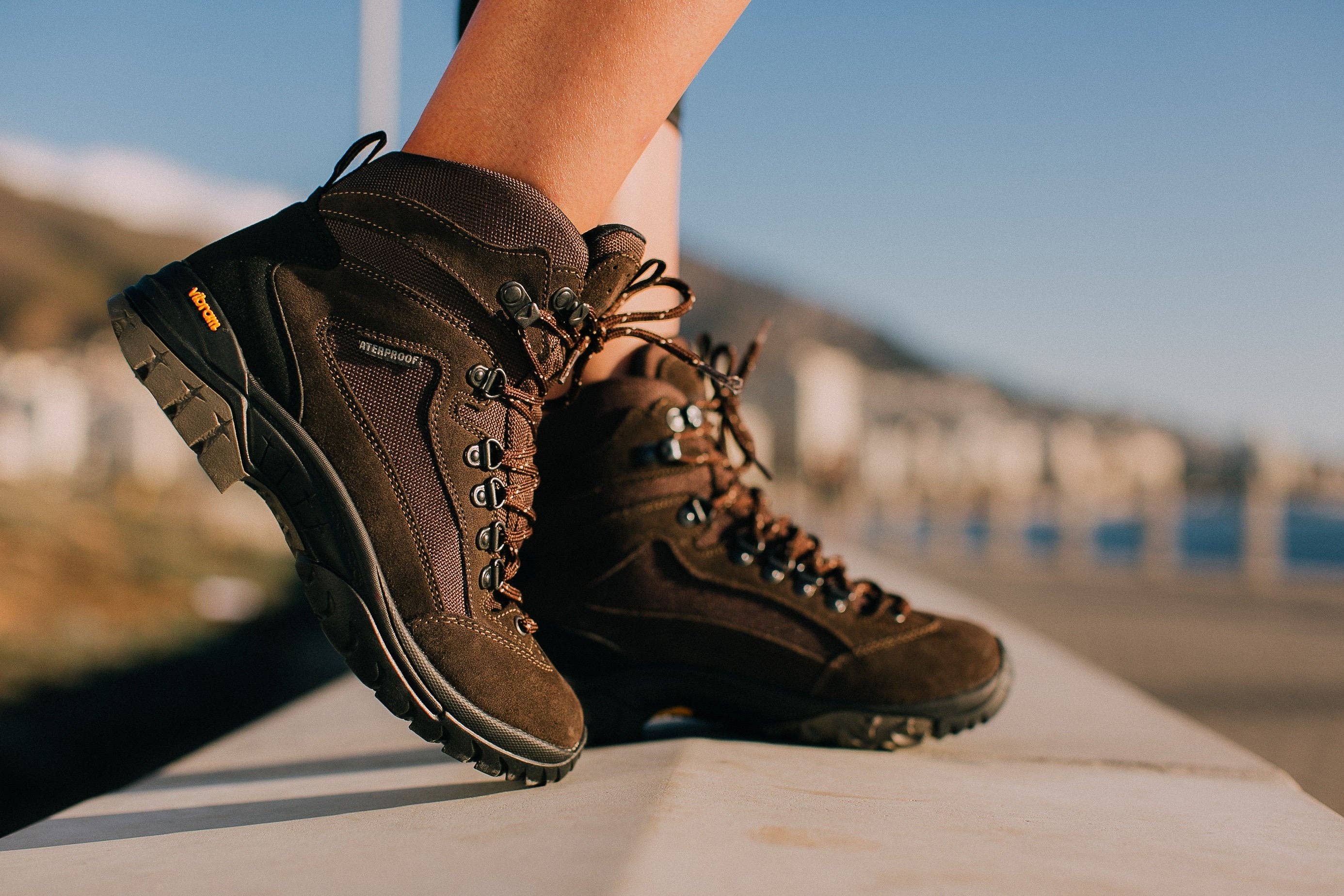 Braun GUGGEN MOUNTAIN B-Ware HPM51 Unisex Wanderschuhe Bergschuhe Wasserdicht for wholesale on Faire8