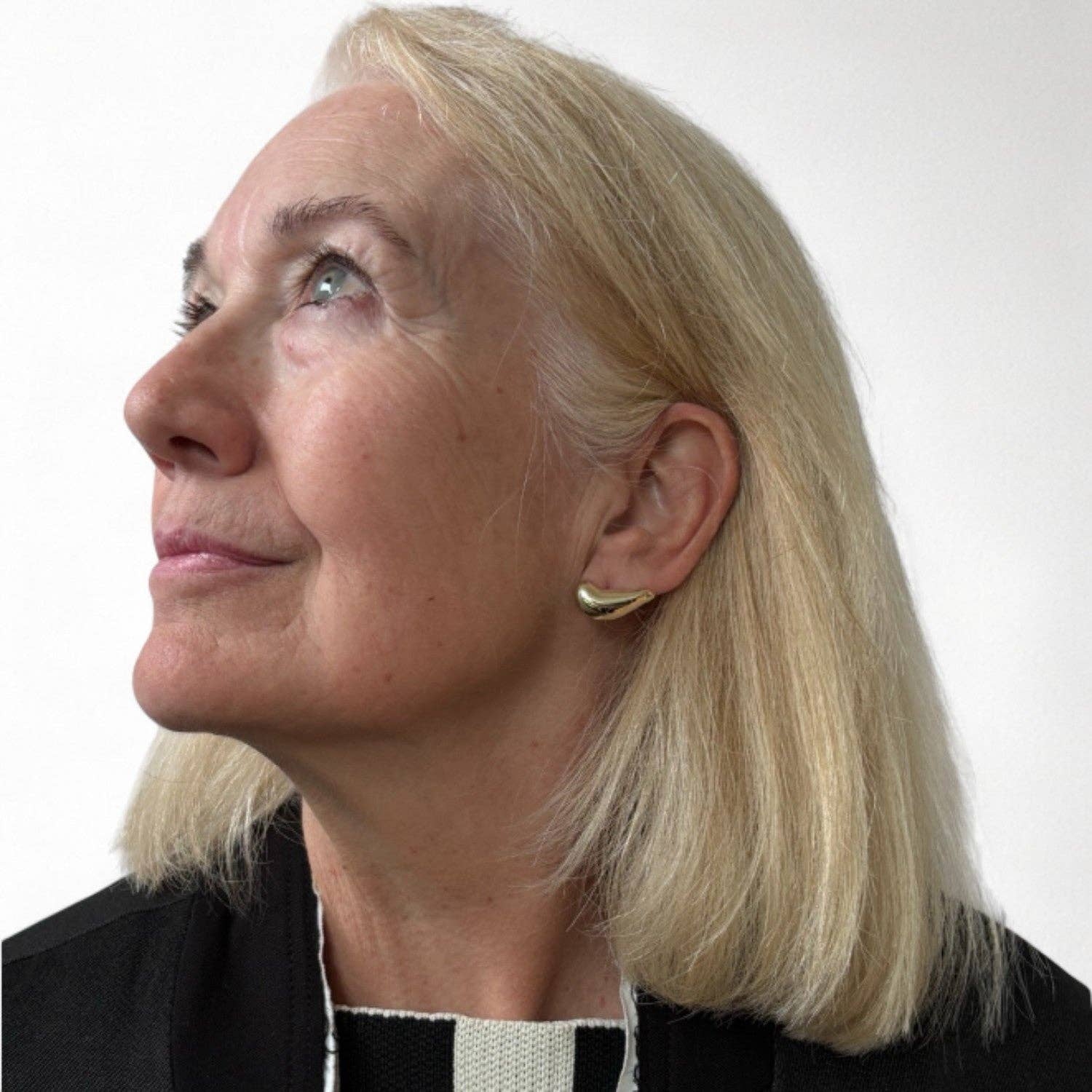 London Atelier Byproduct - Vendita all'ingrosso Orecchini a bottone - Orecchini a polsino per lobo d'oro1