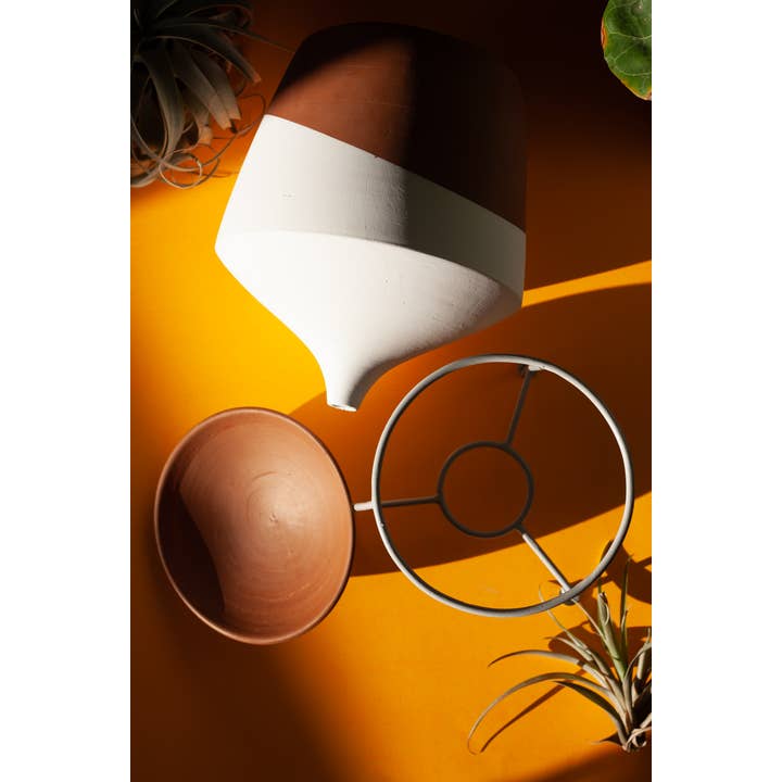 Beluga Supply Company - Wholesale Plant Pot - Terra Cotta Planter Pot w/ Metal Stand (Large)3