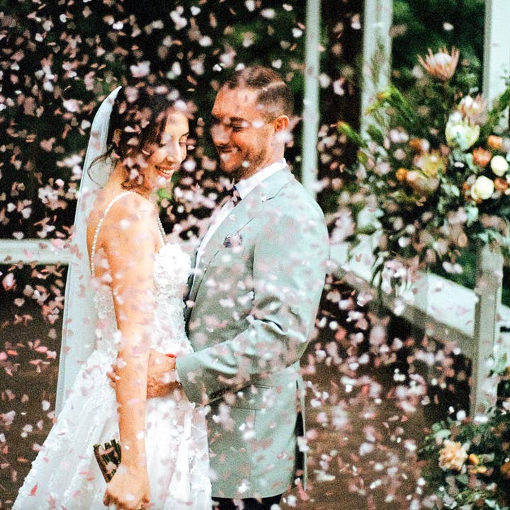 The Whole Bride - Wholesale Confetti - The Ultimate Confetti Bundle - Heart (cones, confetti + trays)33